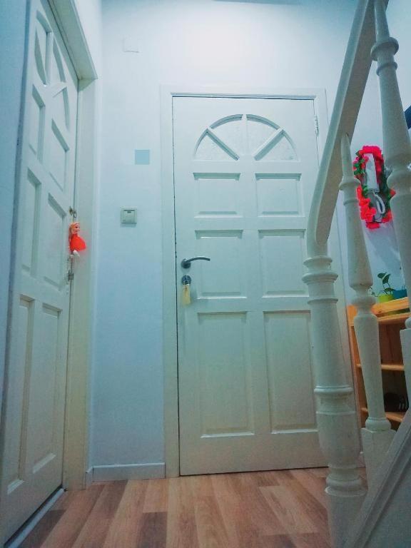Cozy Rooms With Share The Bathroom And Kitchen Brüksel Dış mekan fotoğraf